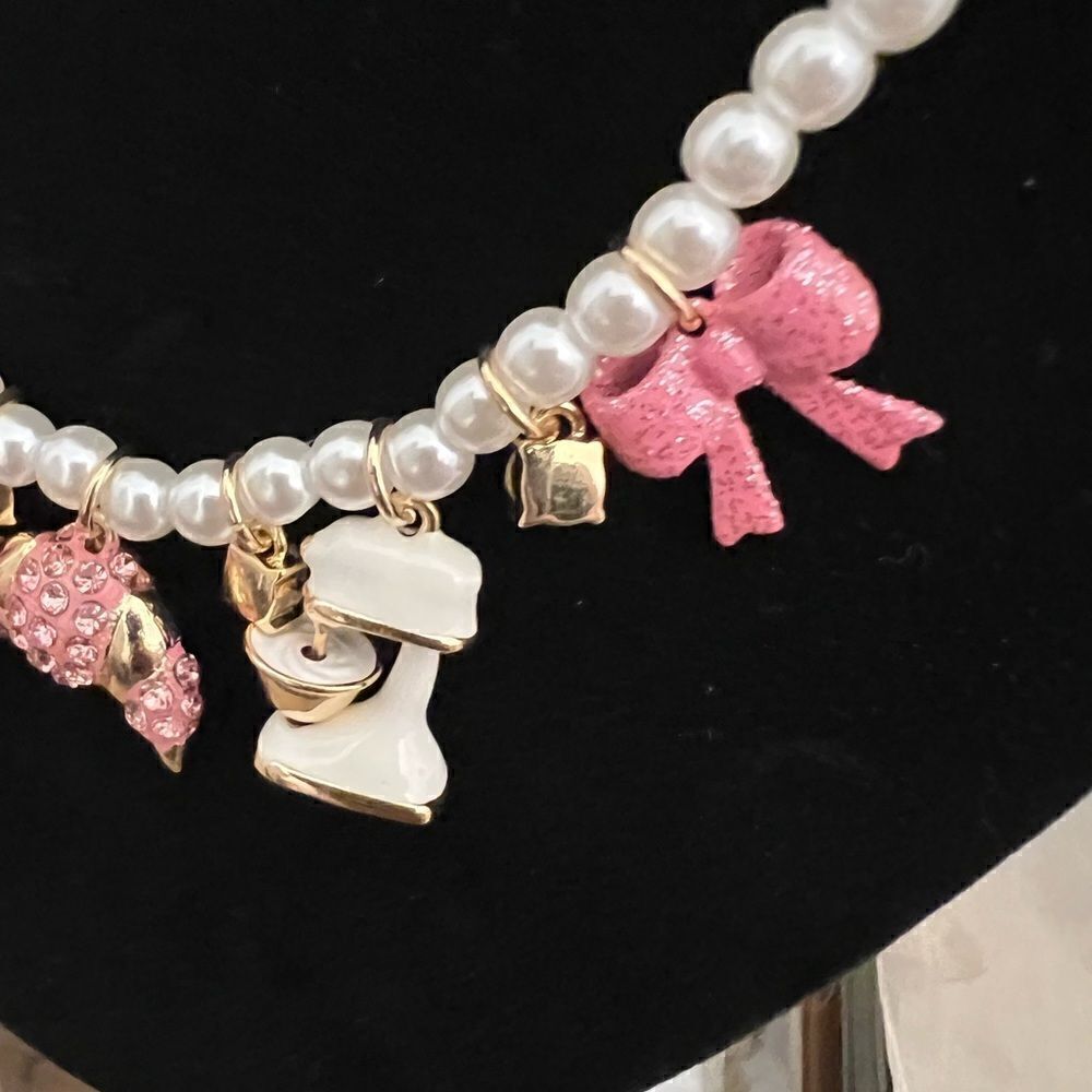 NWT Betsey Johnson Babycakes Pearl Charm Necklace women’s Retro Barbiecore. - Picture 4 of 9